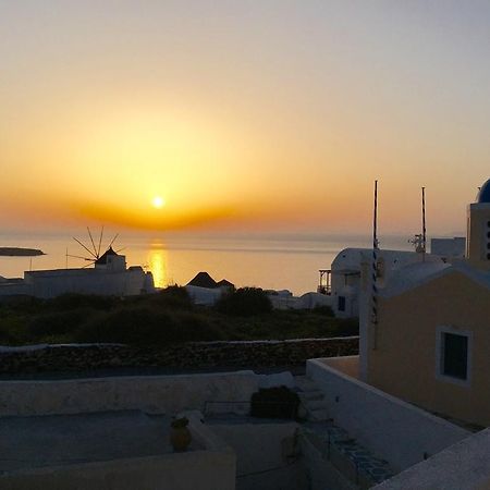 Christos Apartments Oia Bagian luar foto