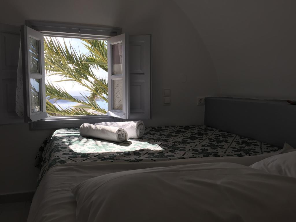 Christos Apartments Oia Bagian luar foto