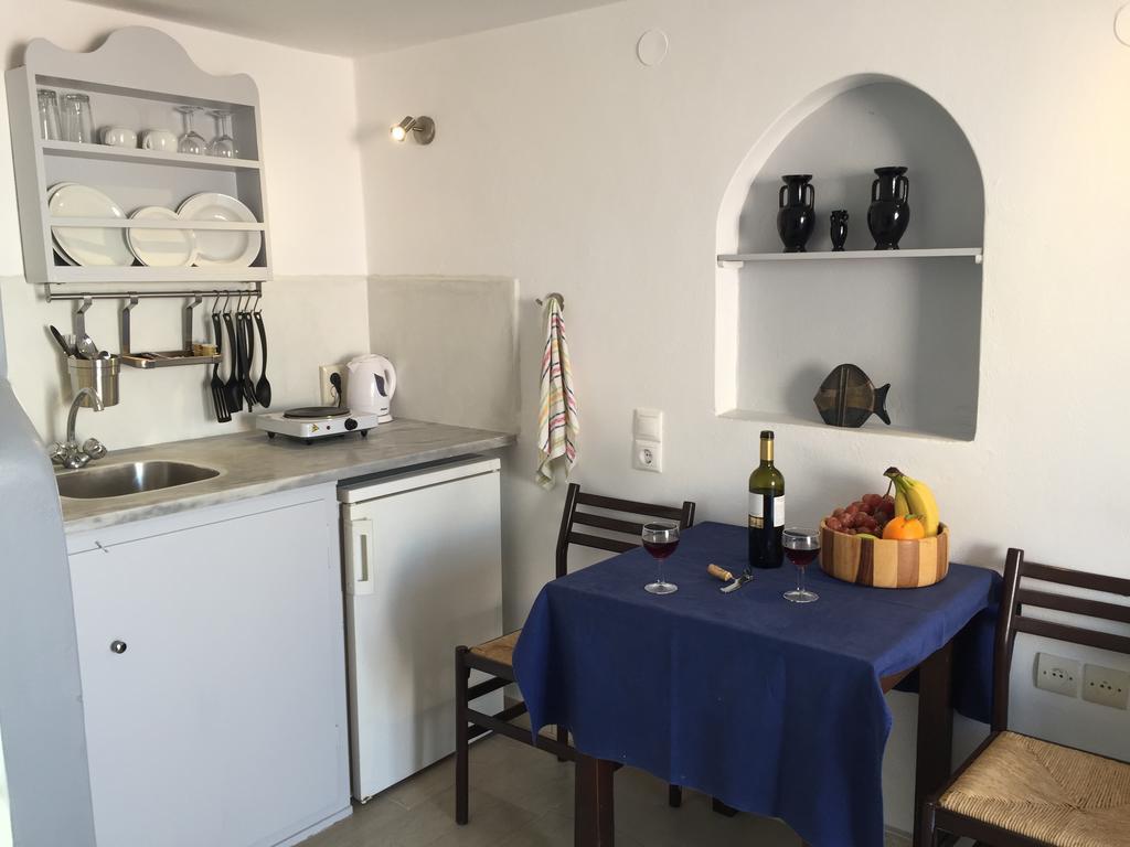 Christos Apartments Oia Bagian luar foto