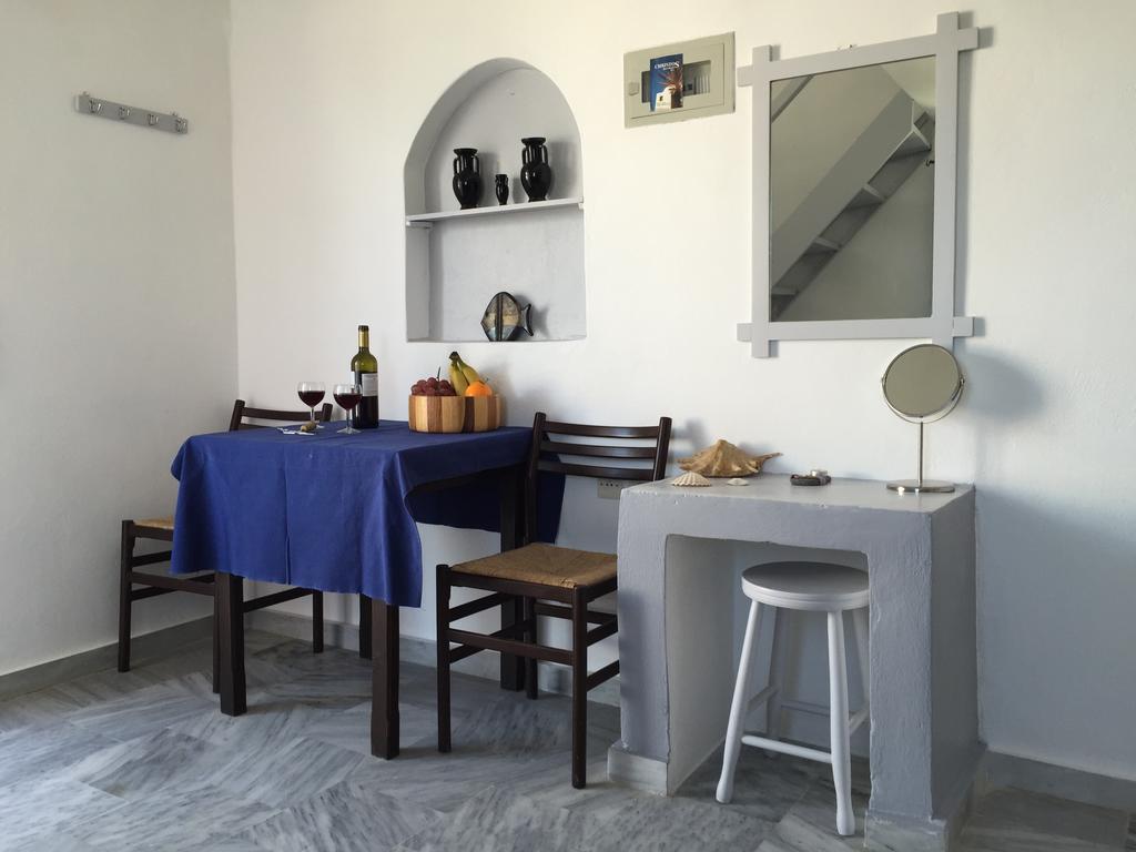 Christos Apartments Oia Bagian luar foto