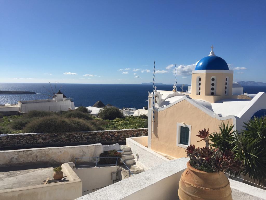 Christos Apartments Oia Bagian luar foto