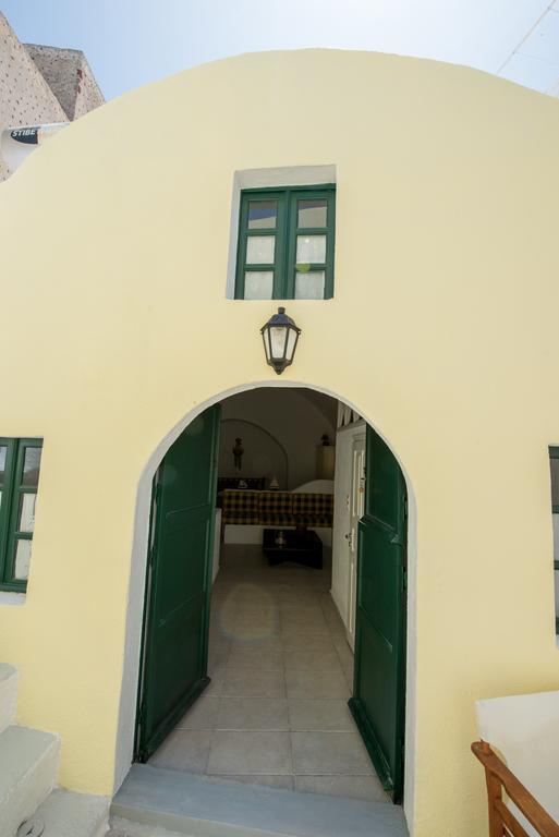 Christos Apartments Oia Bagian luar foto