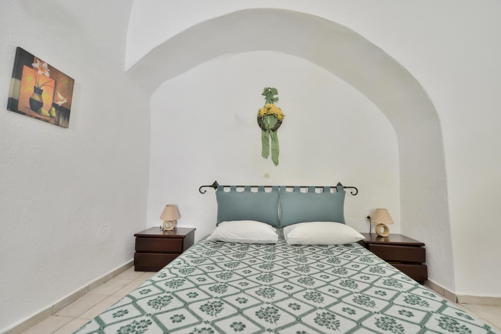 Christos Apartments Oia Bagian luar foto