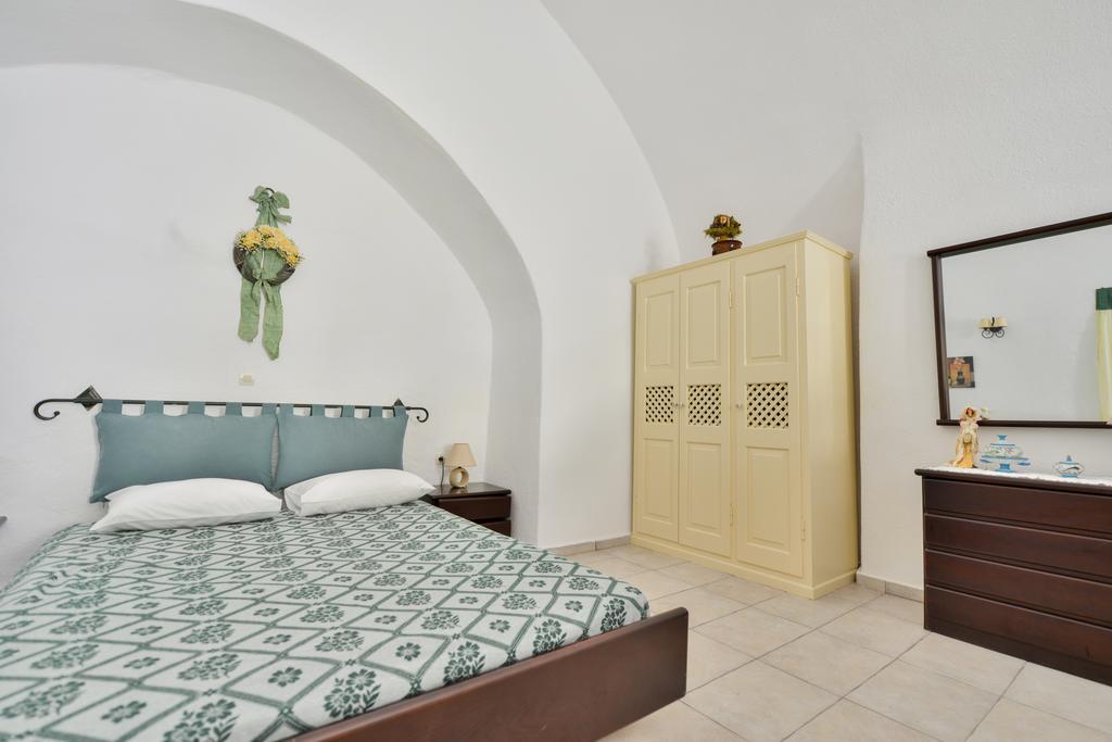 Christos Apartments Oia Bagian luar foto