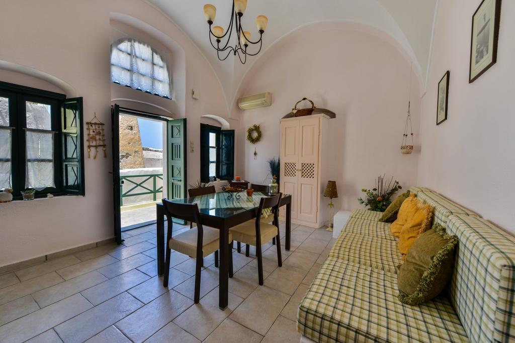 Christos Apartments Oia Bagian luar foto